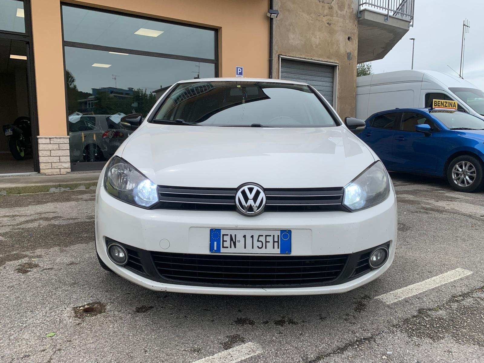 VOLKSWAGEN GOLF VI