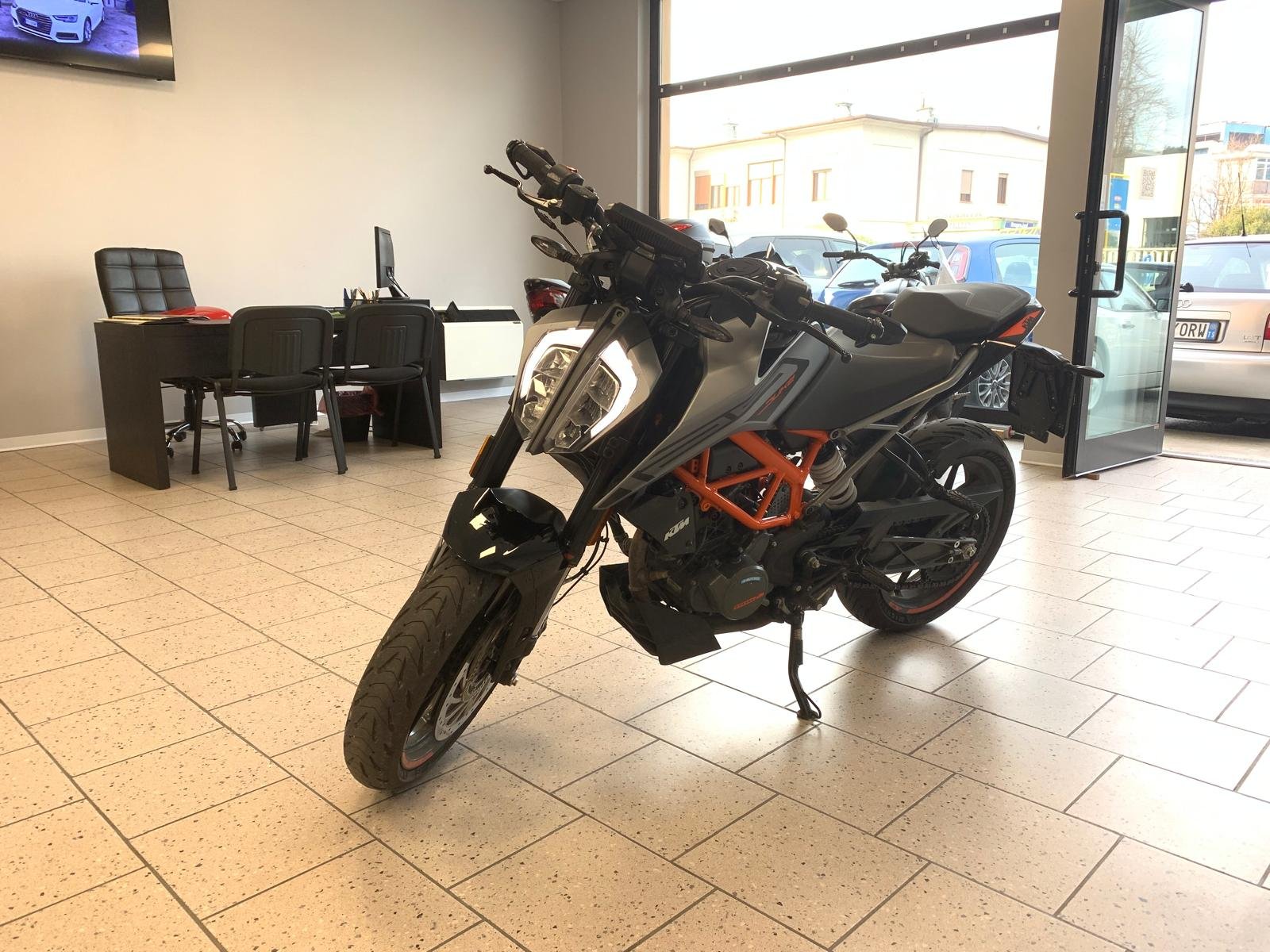 KTM DUKE 125