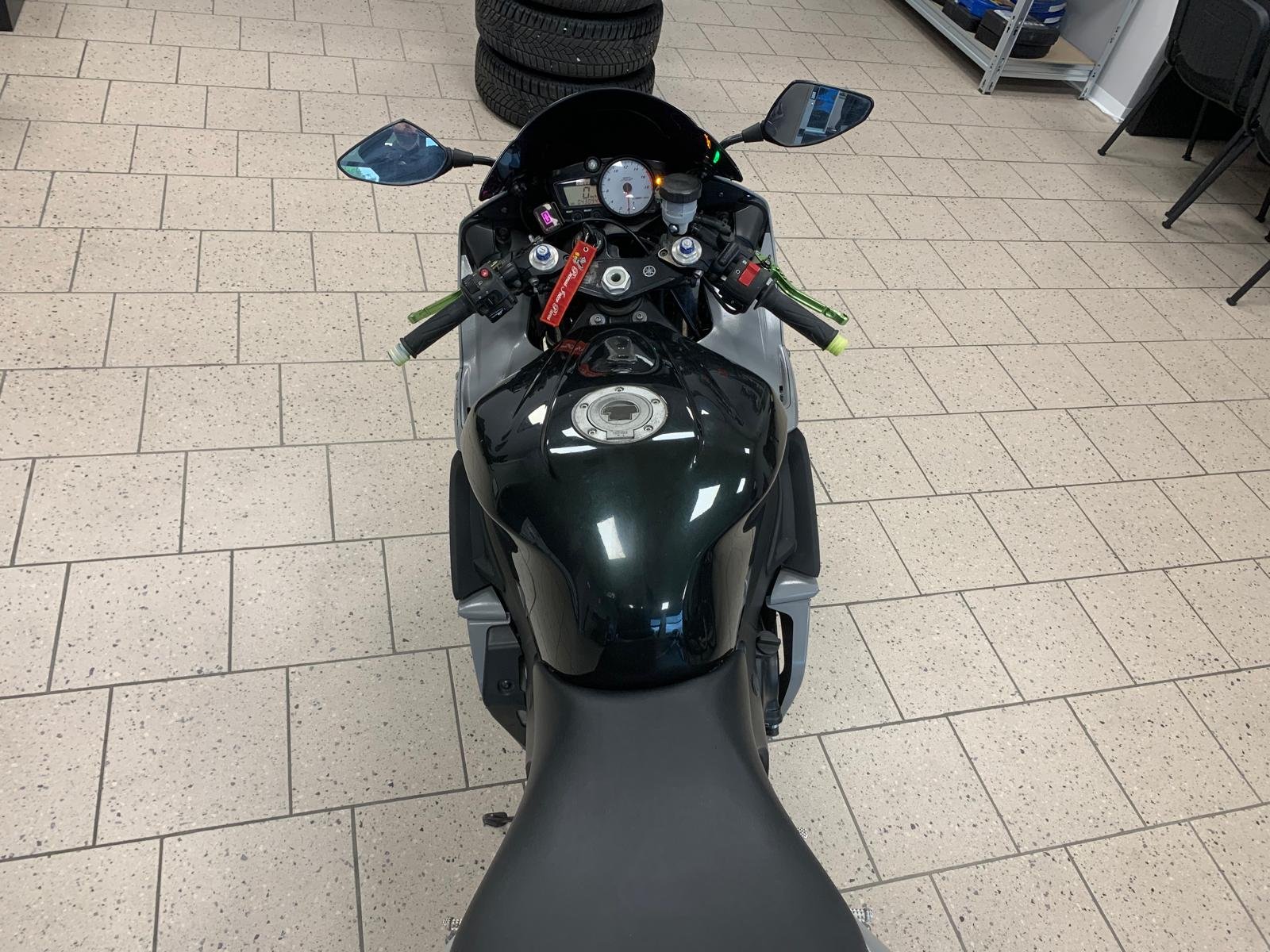 YAMAHA R6