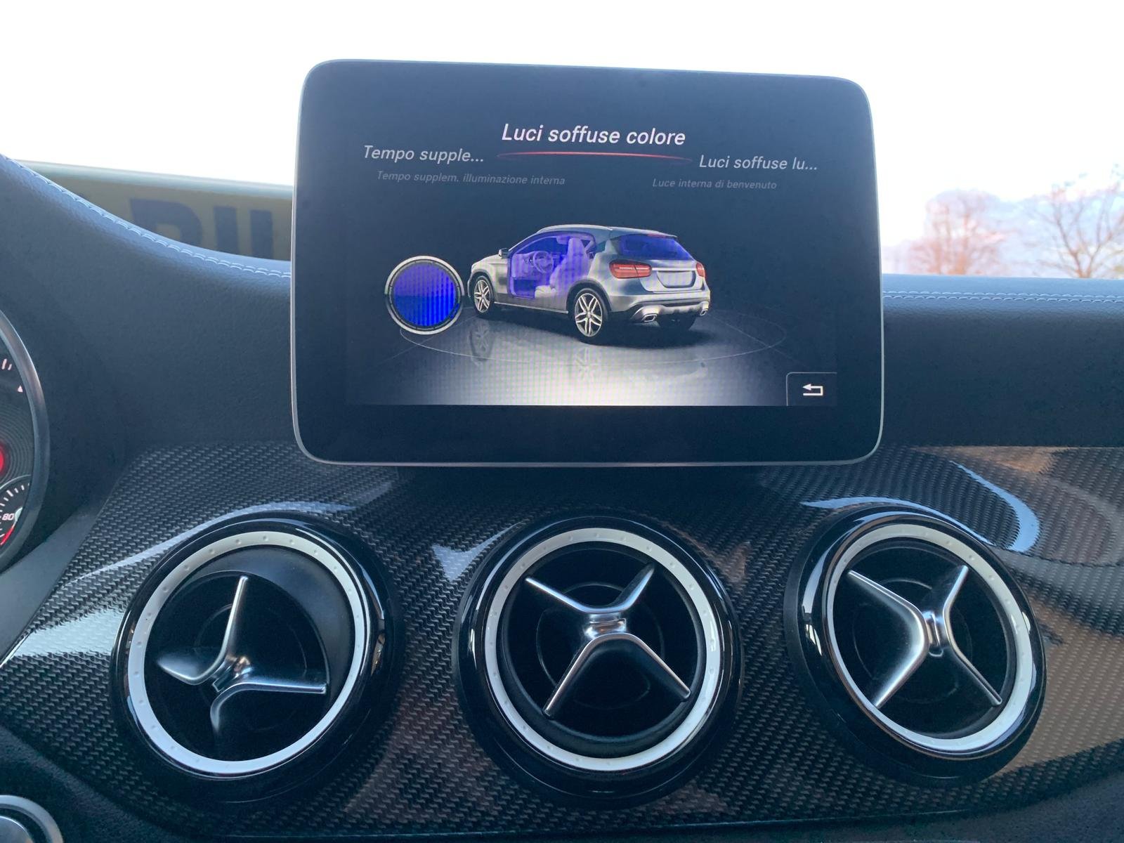 MERCEDES-BENZ GLA 180 EDITION