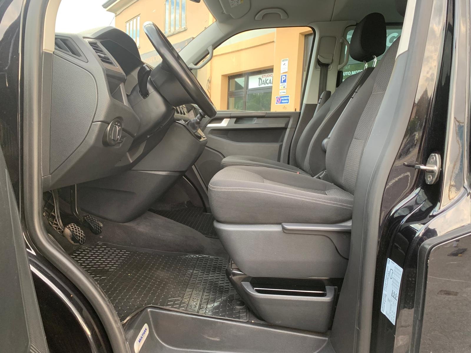 VOLKSWAGEN MULTIVAN T6
