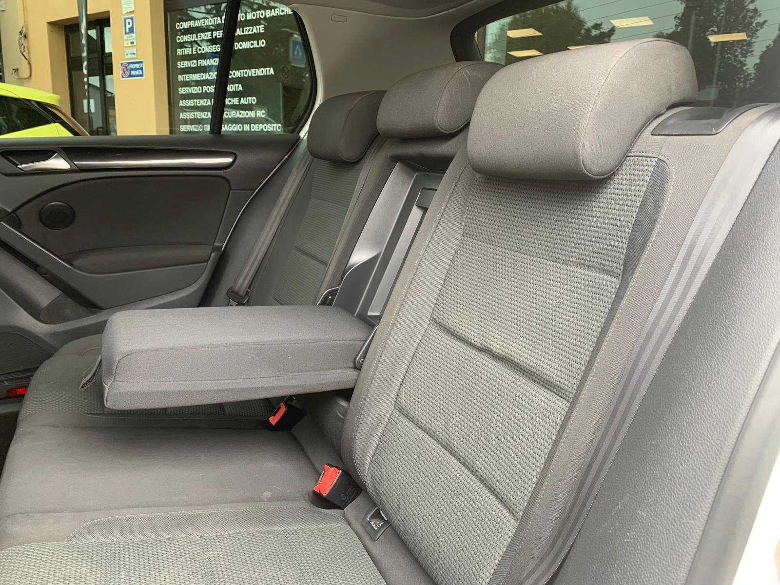 VOLKSWAGEN GOLF VI