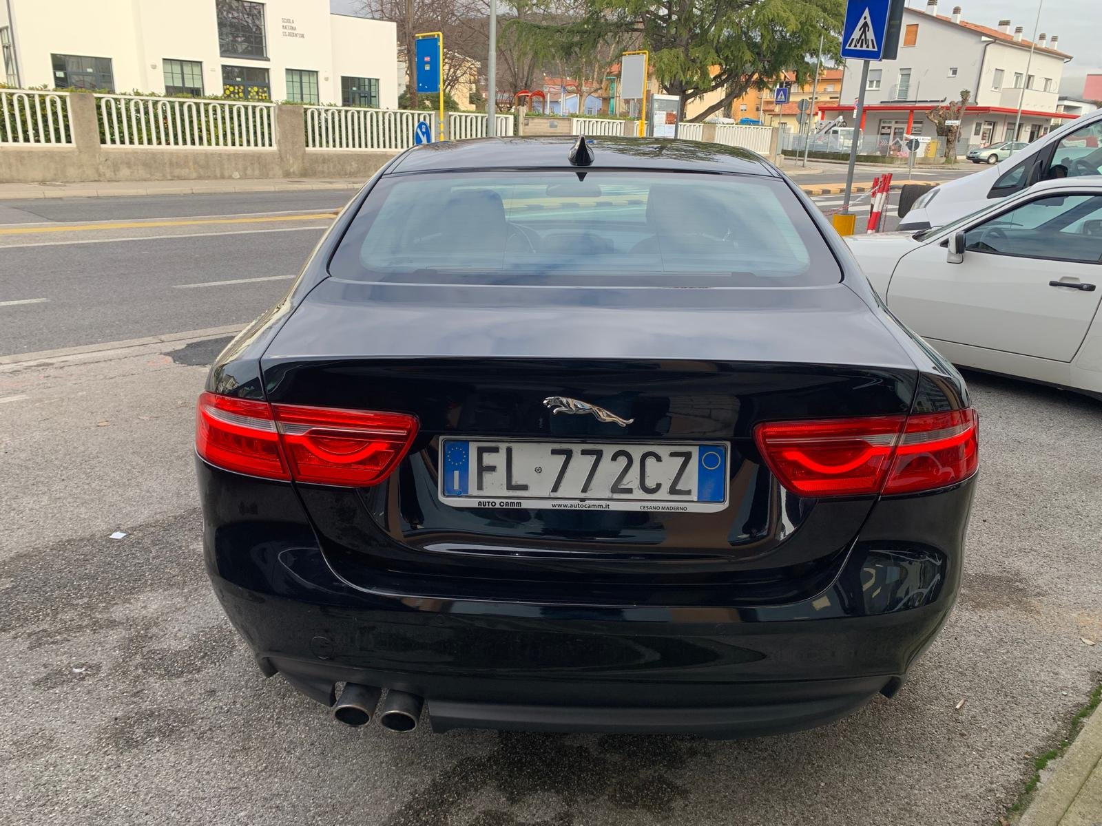 JAGUAR XE