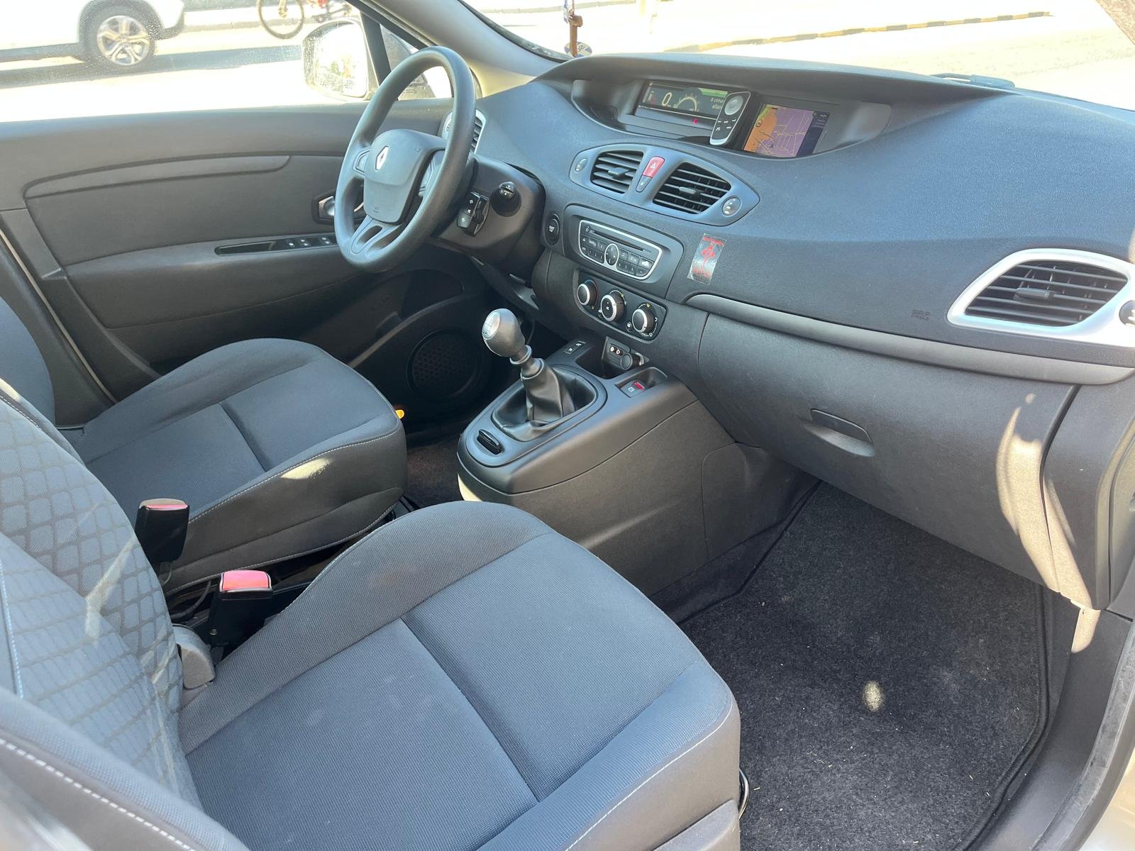 RENAULT SCENIC