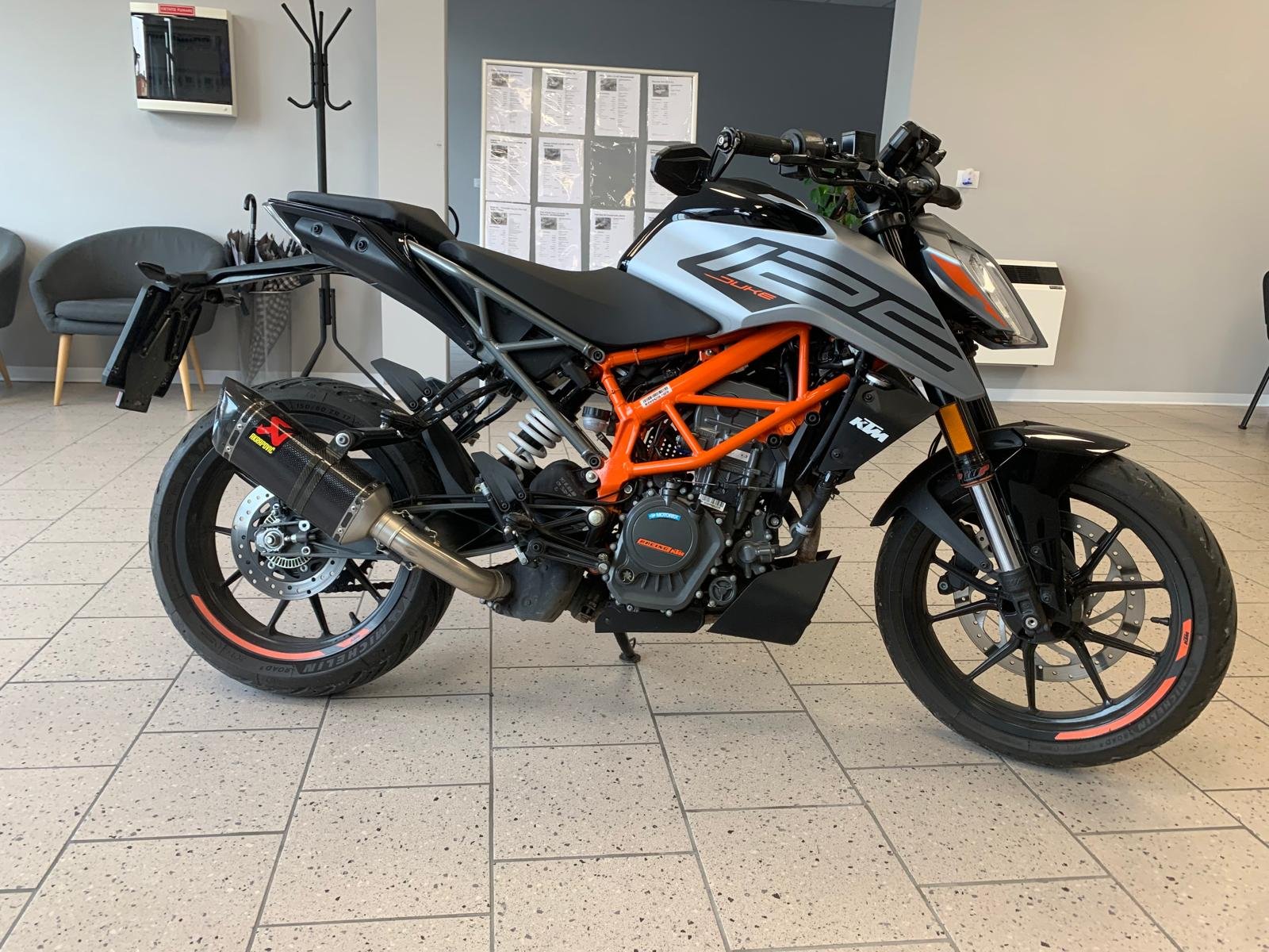 KTM DUKE 125