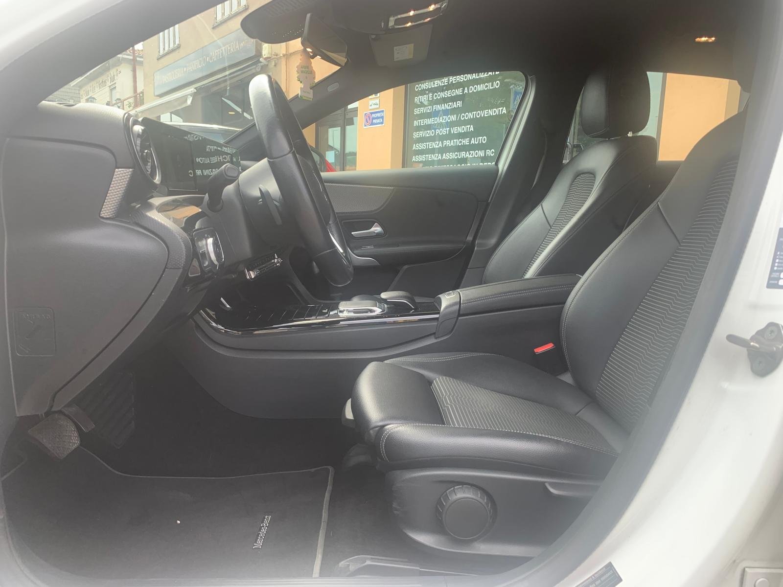 MERCEDES-BENZ A180d