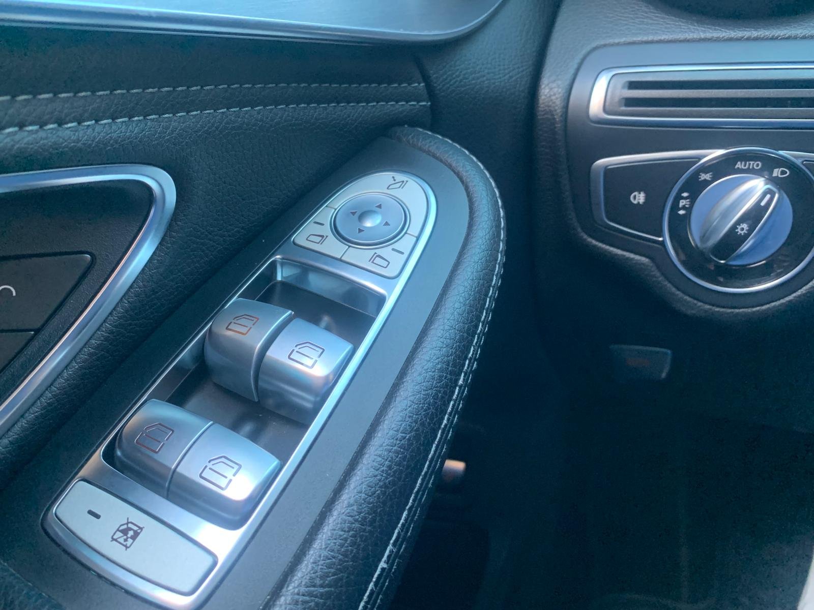 MERCEDES-BENZ C220