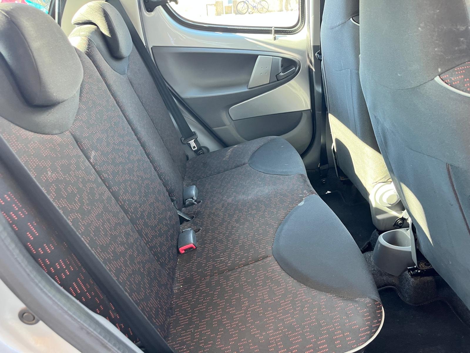 PEUGEOT 107