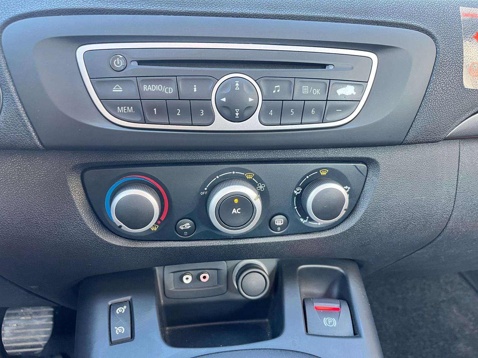 RENAULT SCENIC