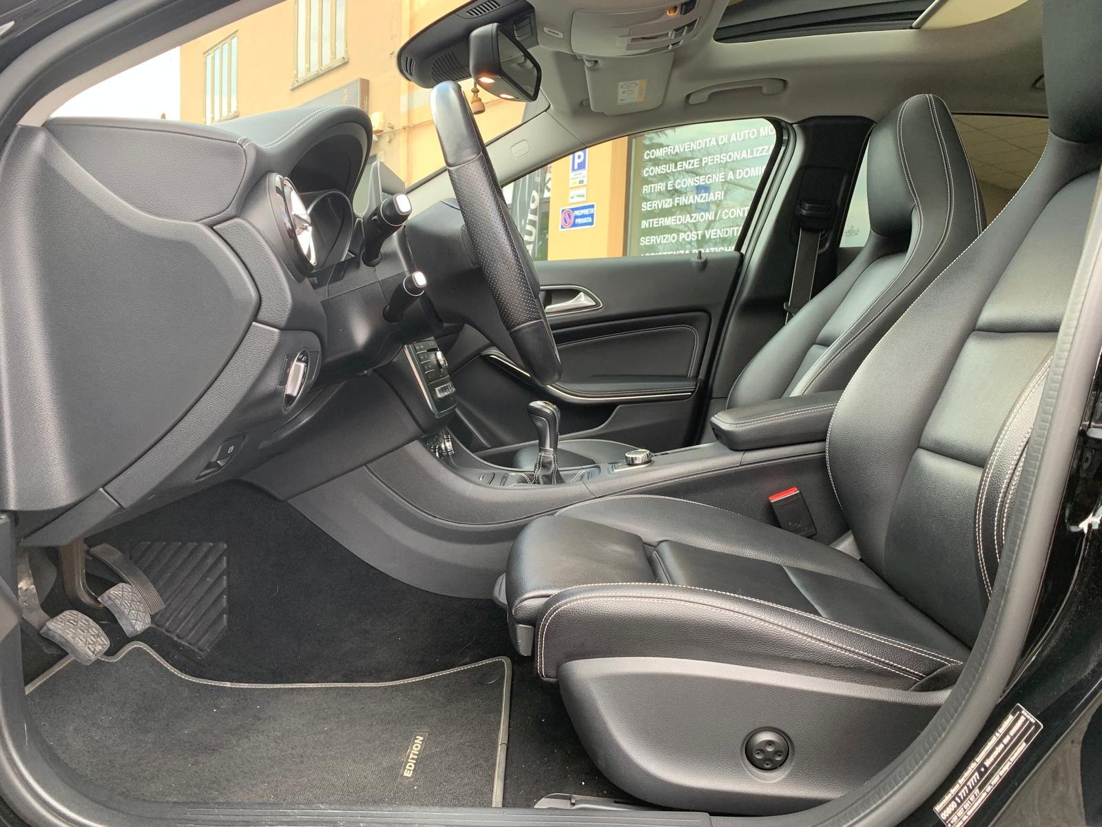 MERCEDES-BENZ GLA 180 EDITION