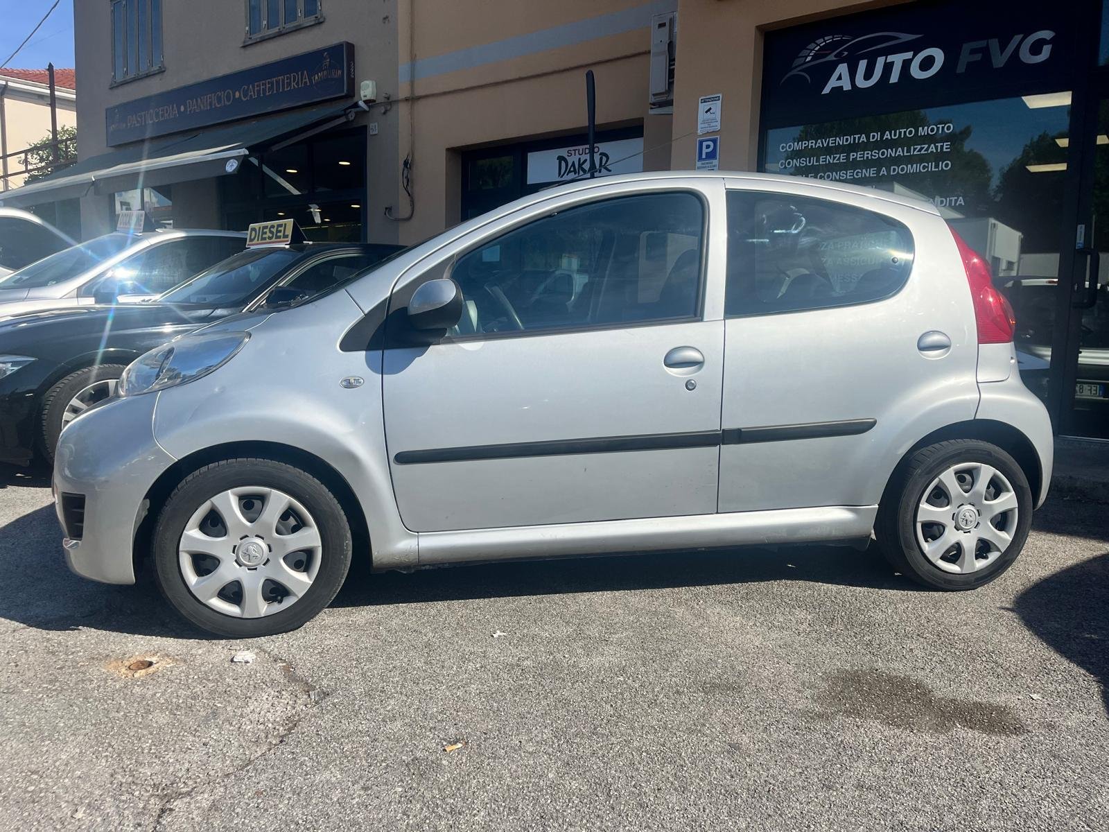 PEUGEOT 107
