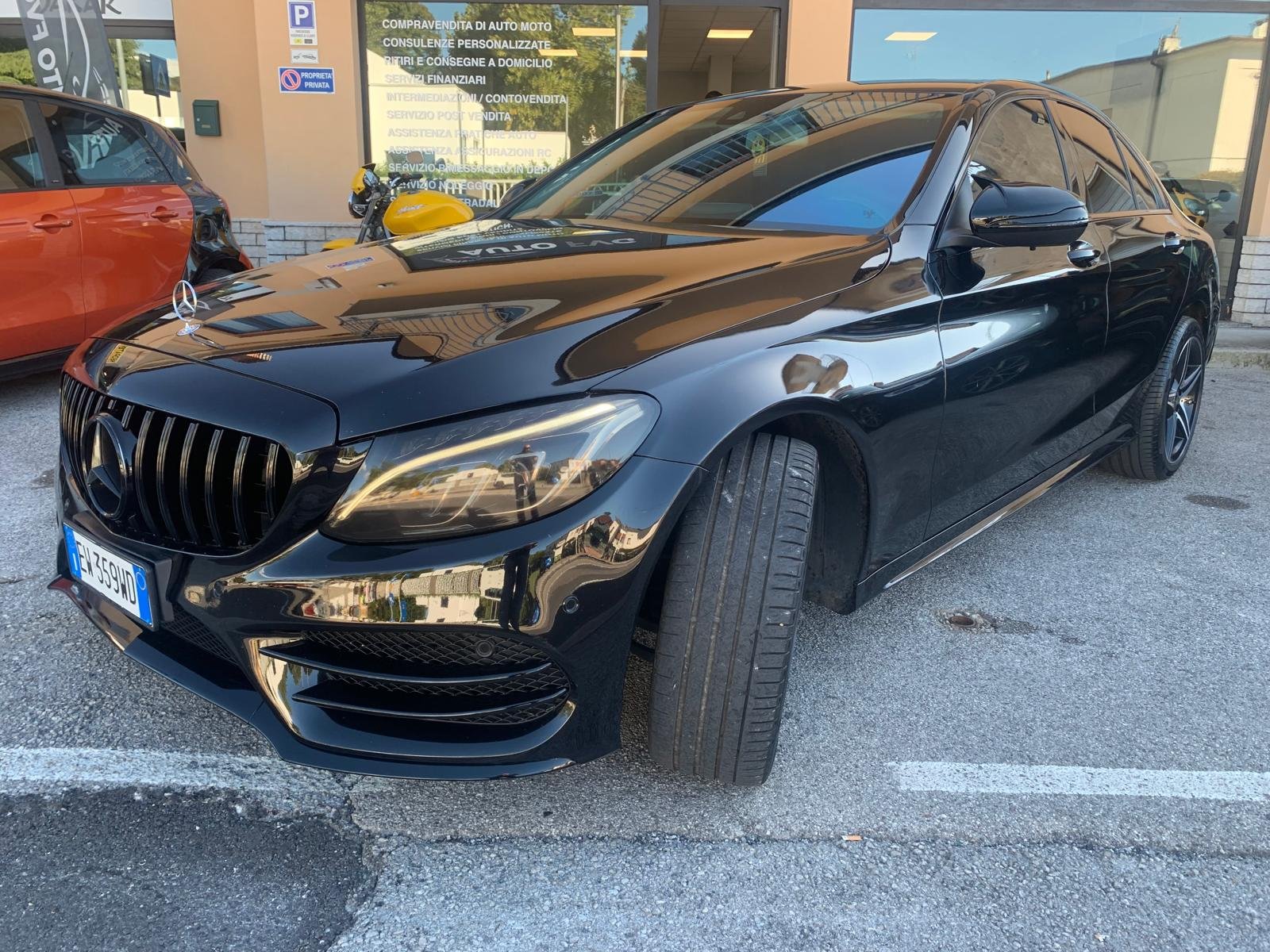 MERCEDES-BENZ C220