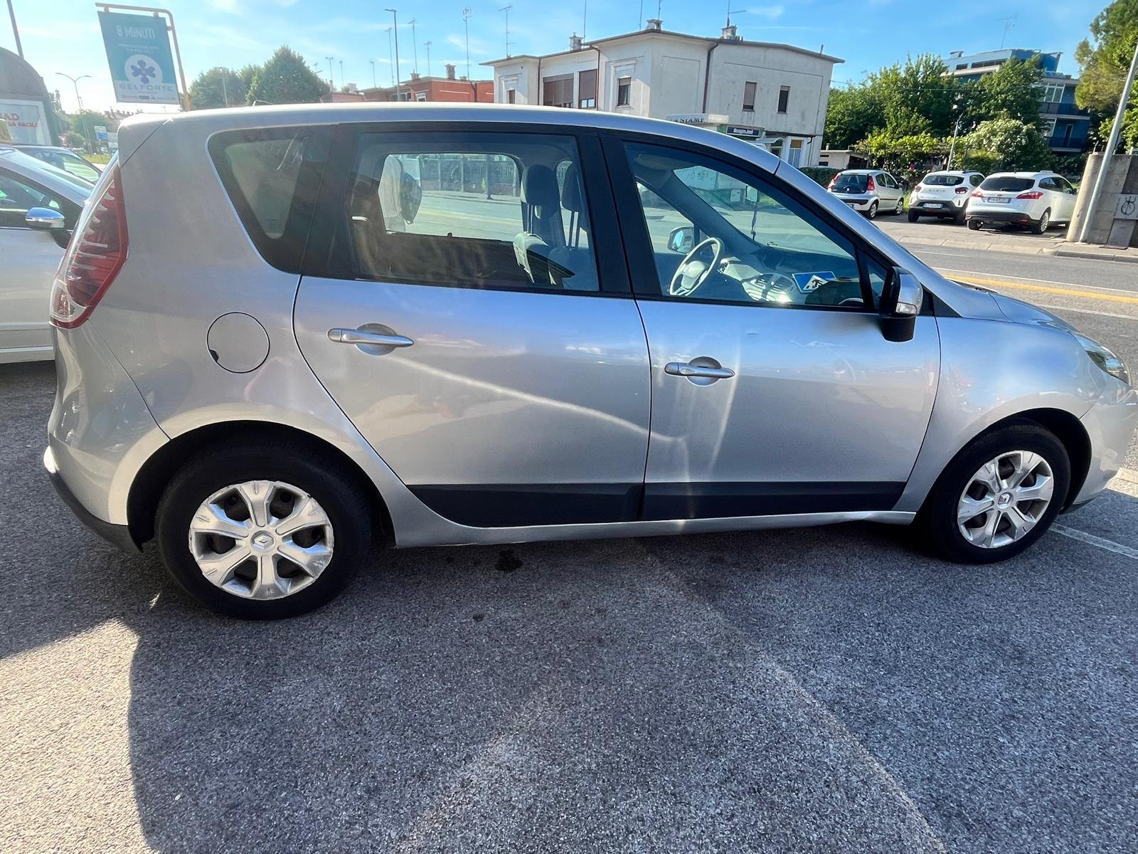 RENAULT SCENIC