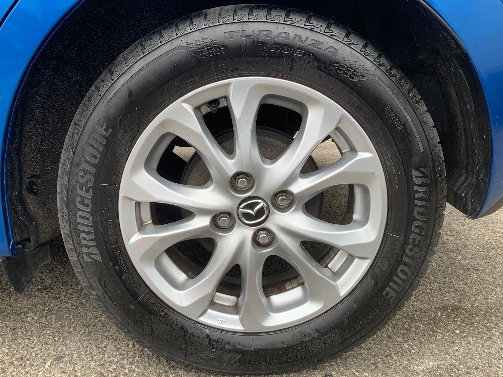 MAZDA 2