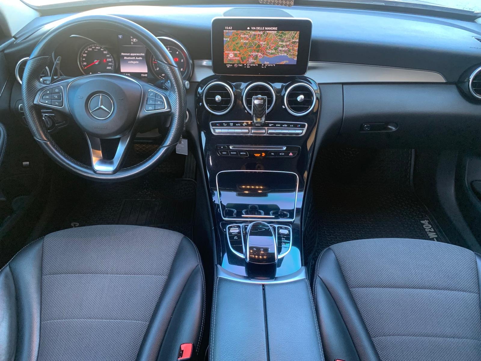 MERCEDES-BENZ C220