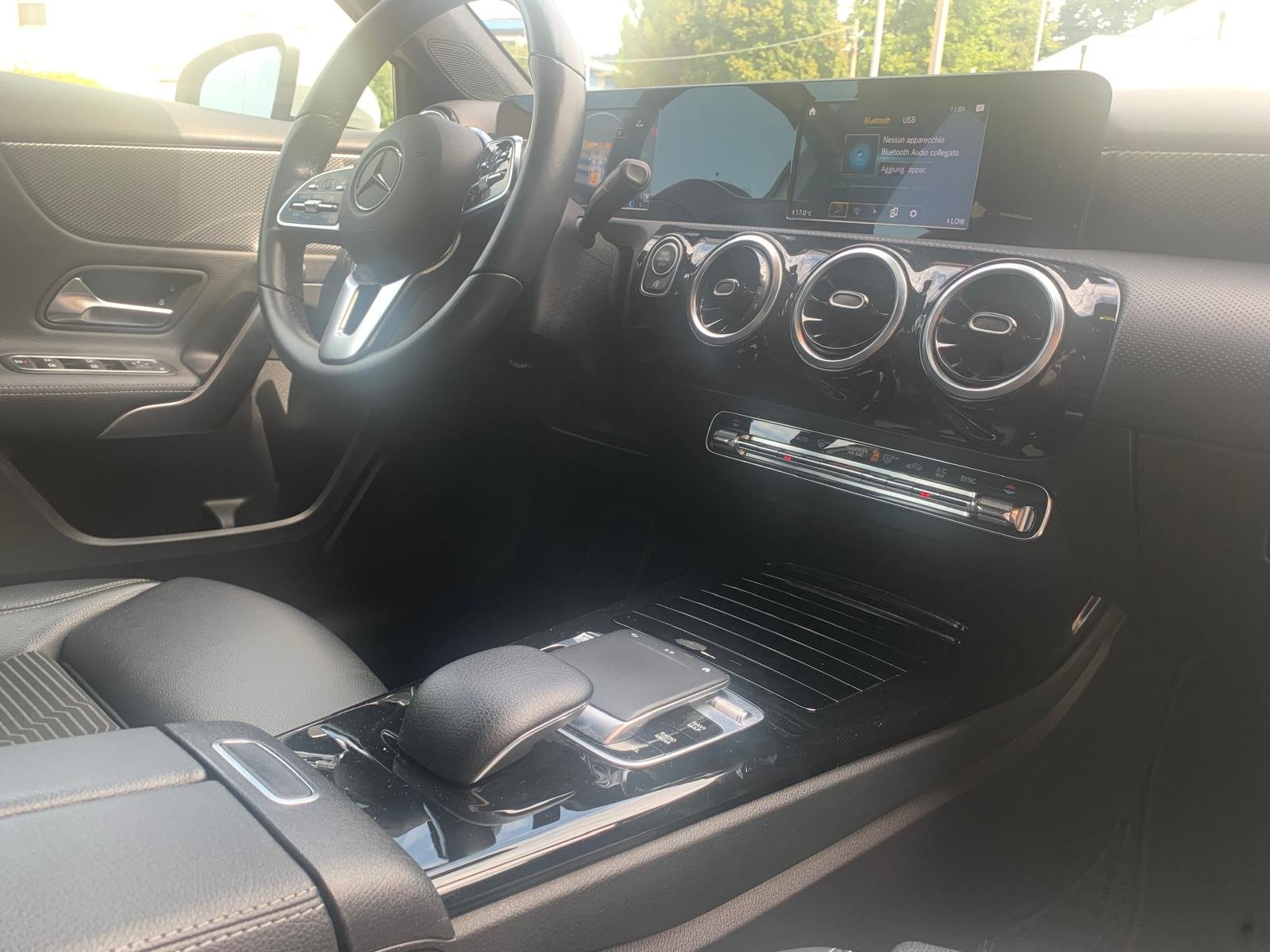 MERCEDES-BENZ A180d