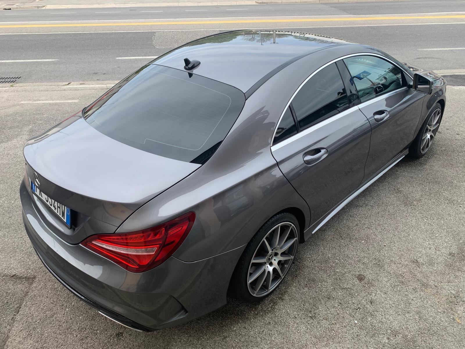 MERCEDES-BENZ CLA 200d PREMIUM AMG PACK