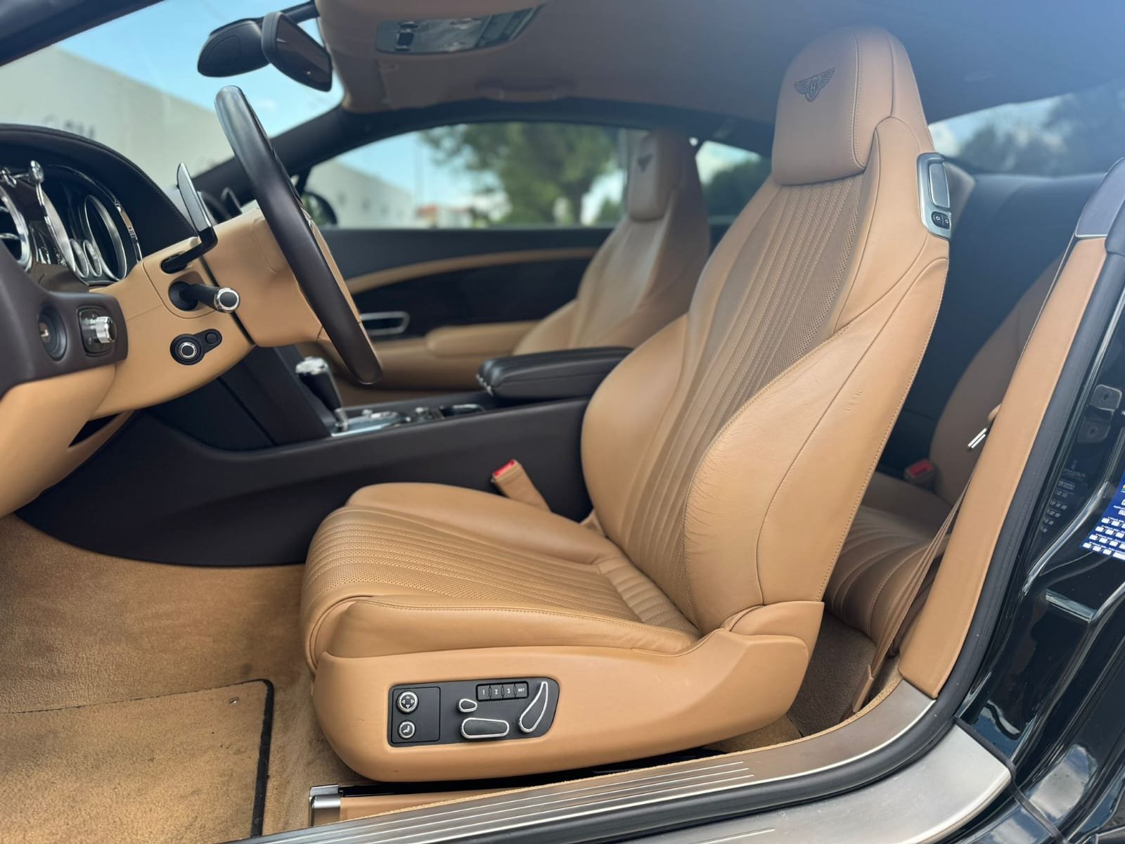 BENTLEY CONTINENTAL GT V8