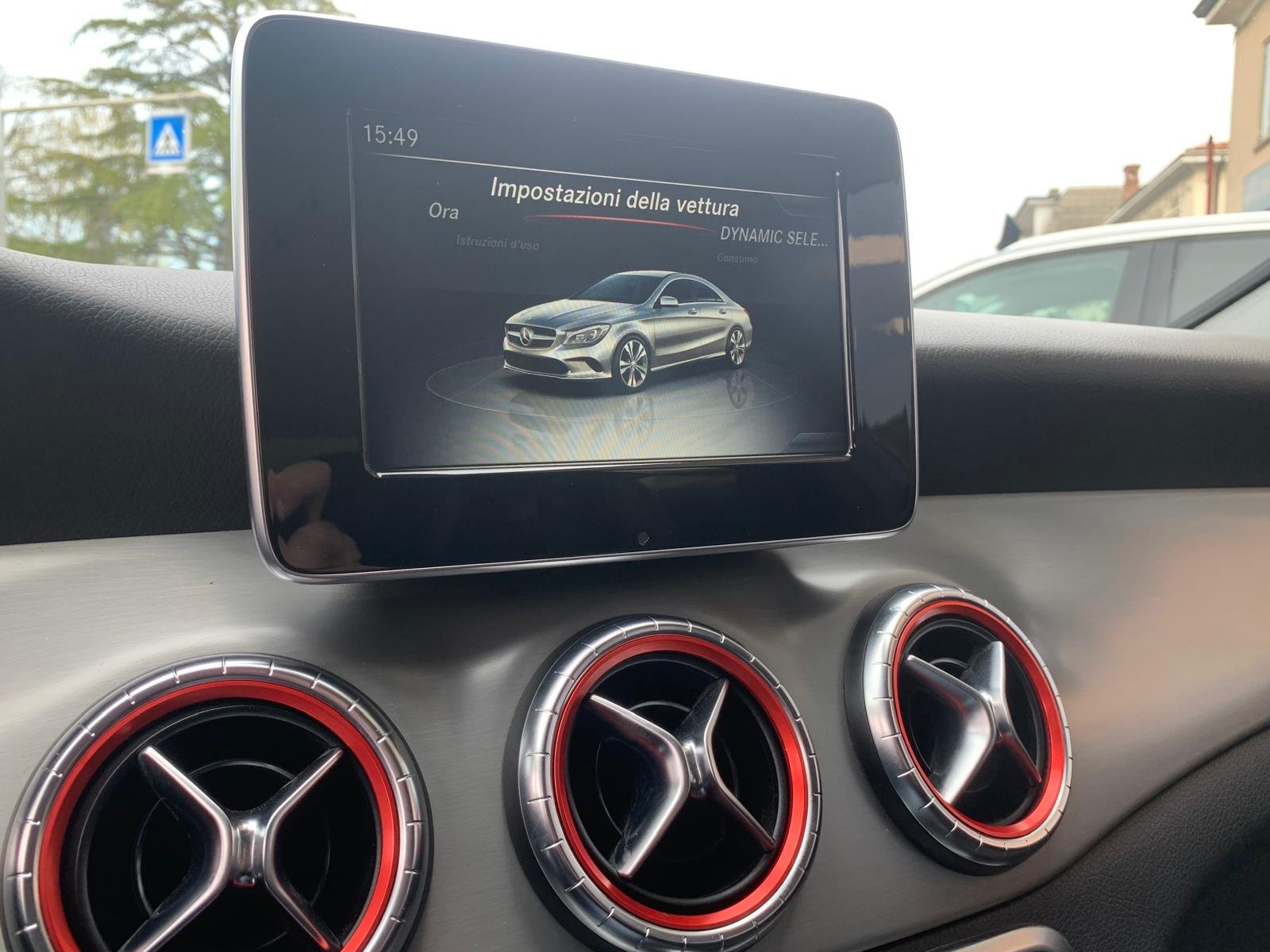 MERCEDES-BENZ CLA 200d PREMIUM AMG PACK