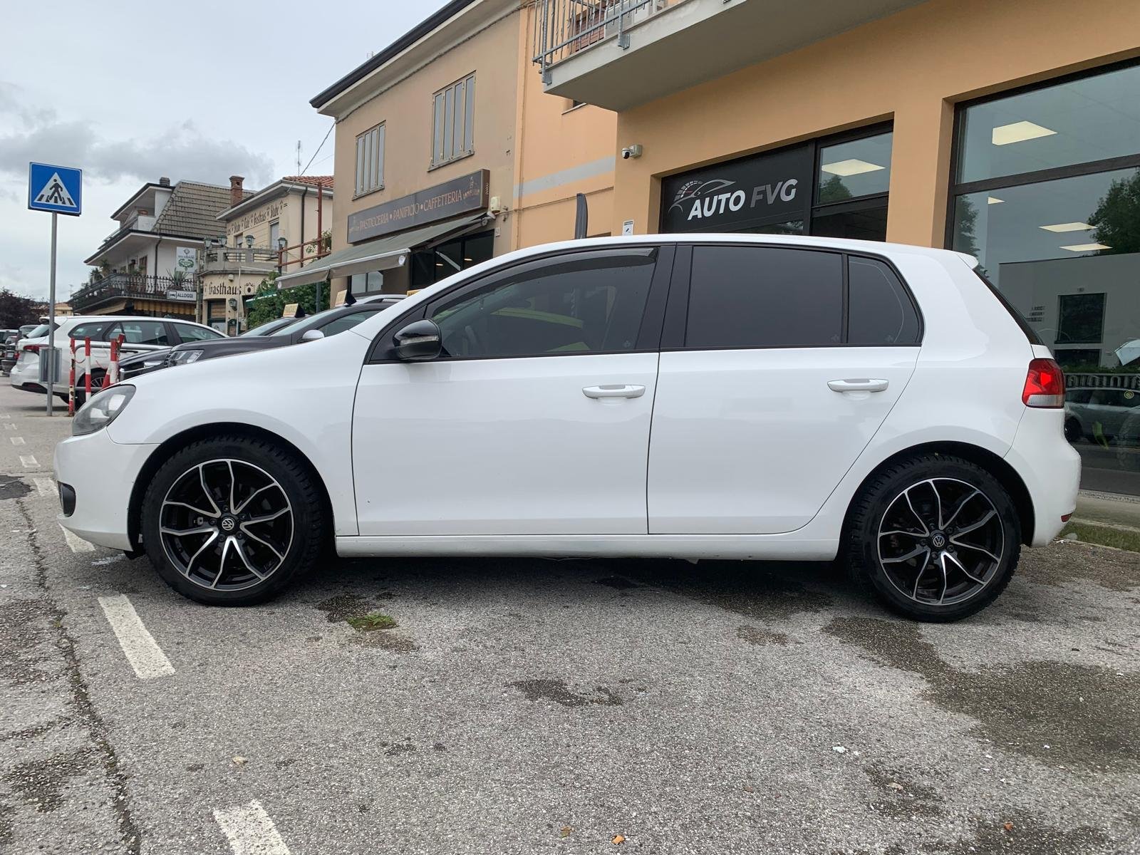 VOLKSWAGEN GOLF VI