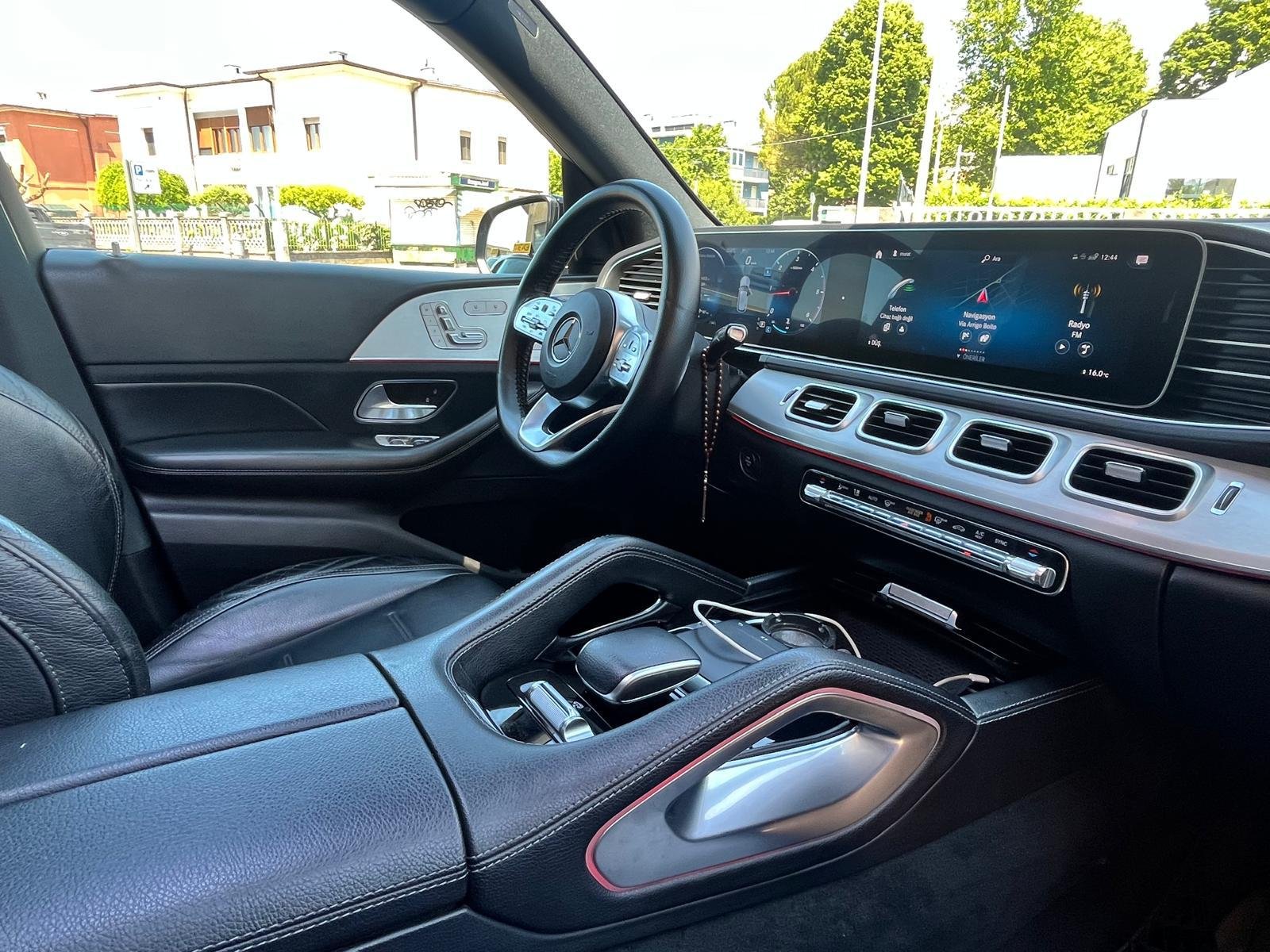 MERCEDES-BENZ GLE 300d 4MATIC