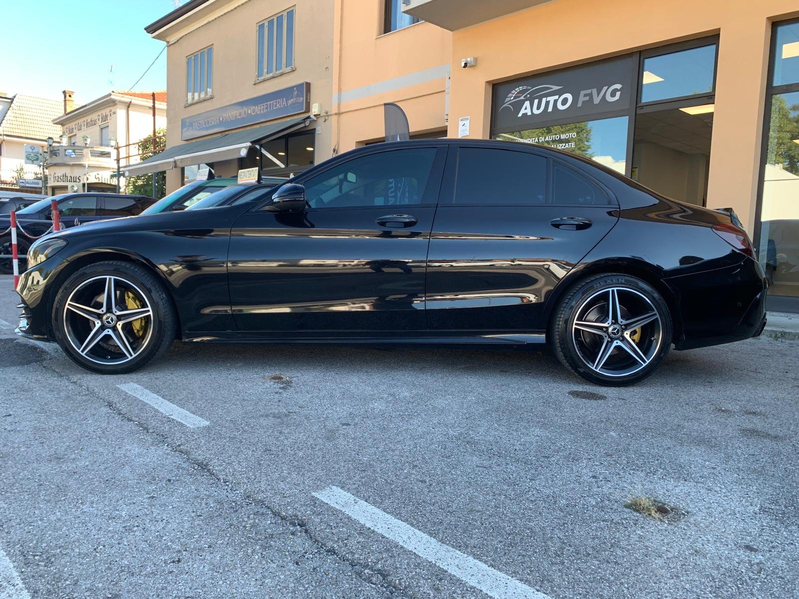 MERCEDES-BENZ C220