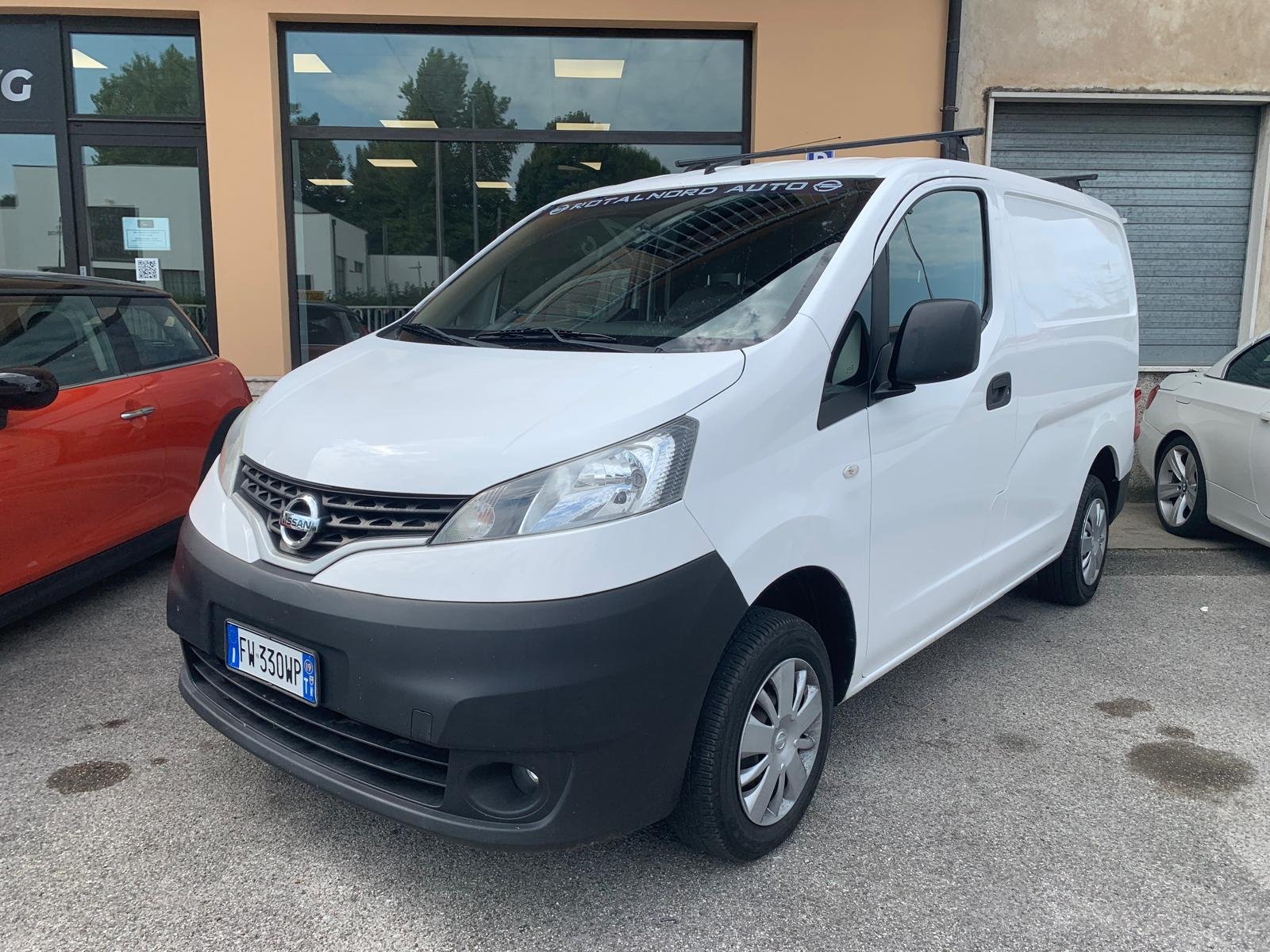 NISSAN NV200