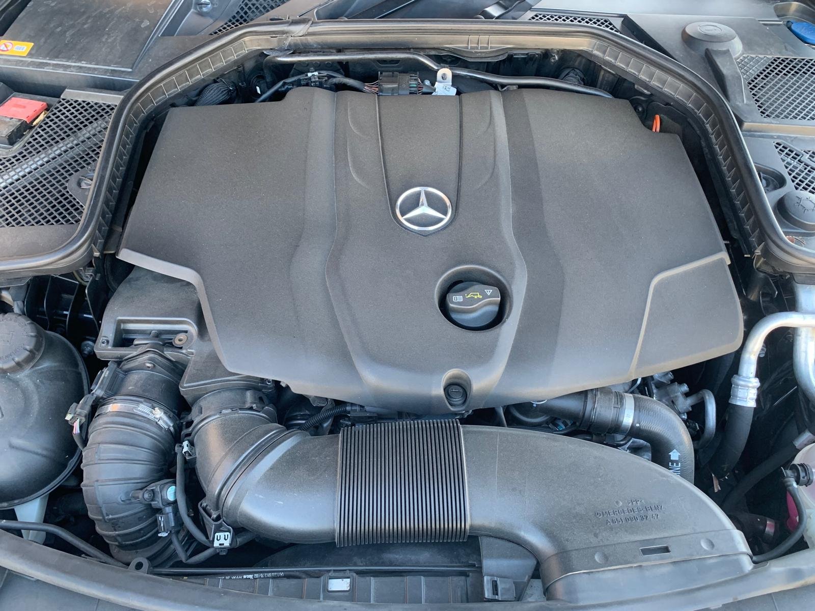 MERCEDES-BENZ C220