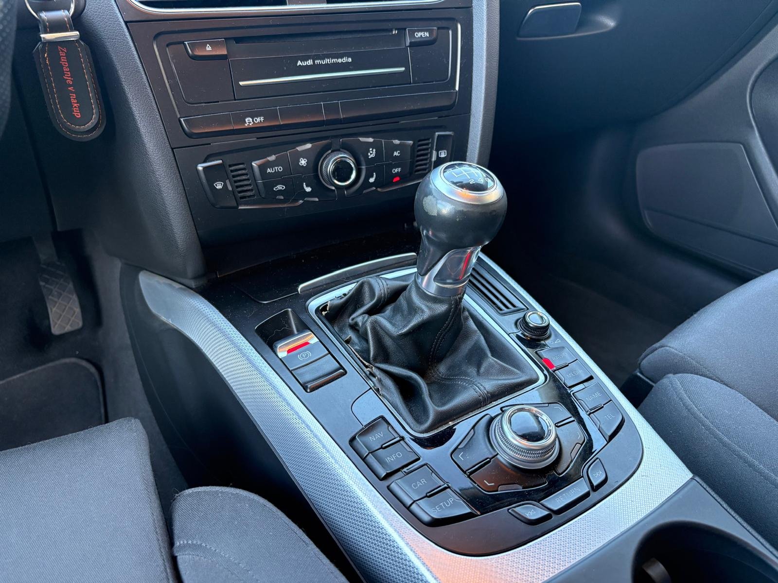 AUDI A4 AVANT