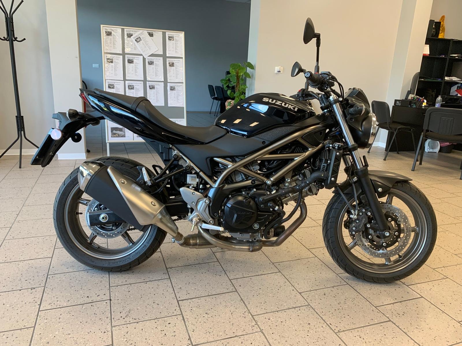 SUZUKI SV650