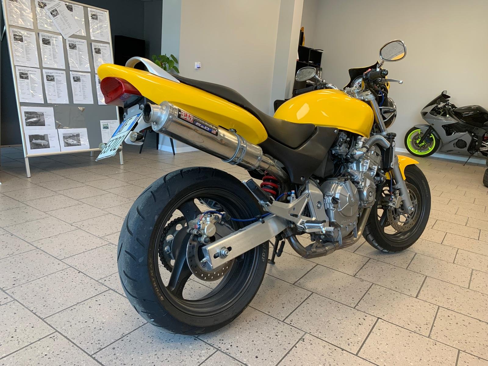 HONDA HORNET