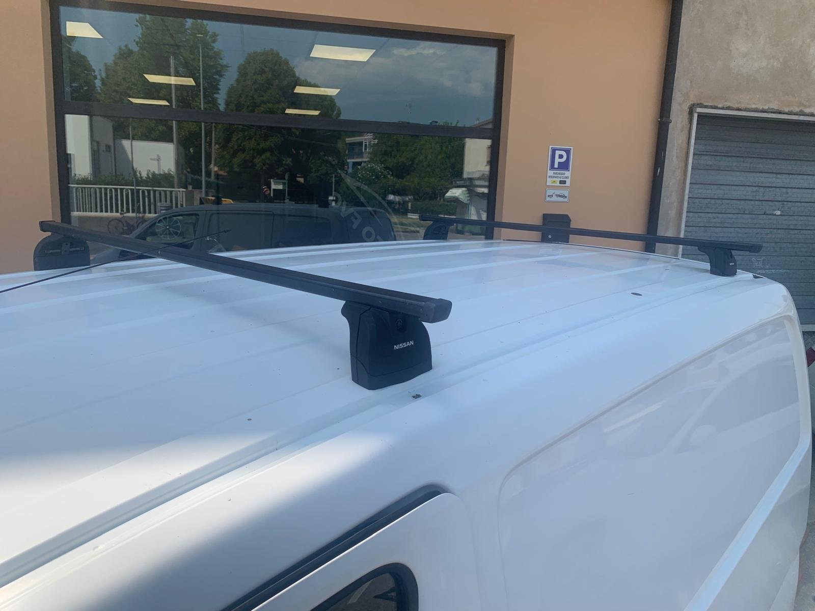 NISSAN NV200
