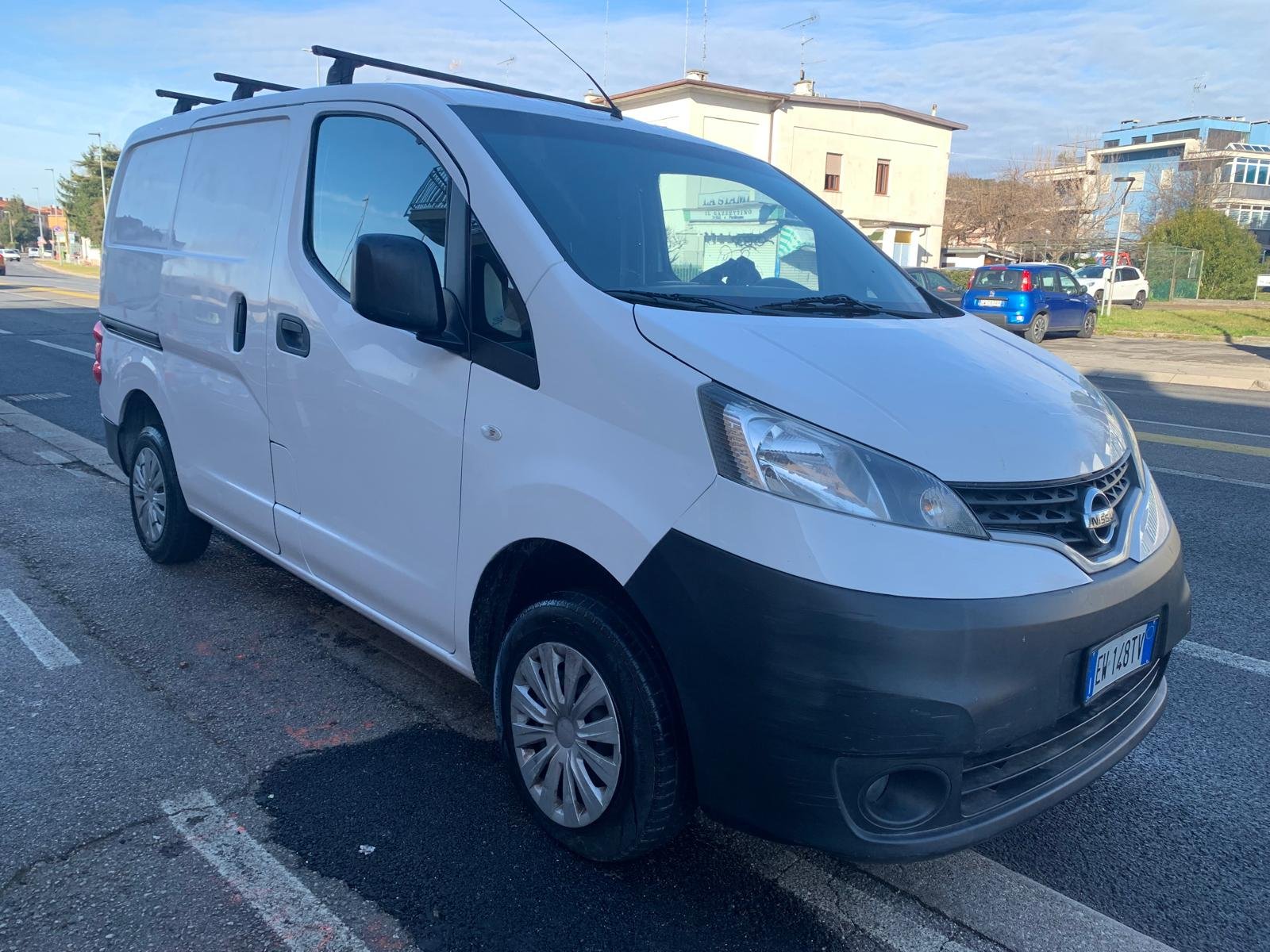 NISSAN NV200