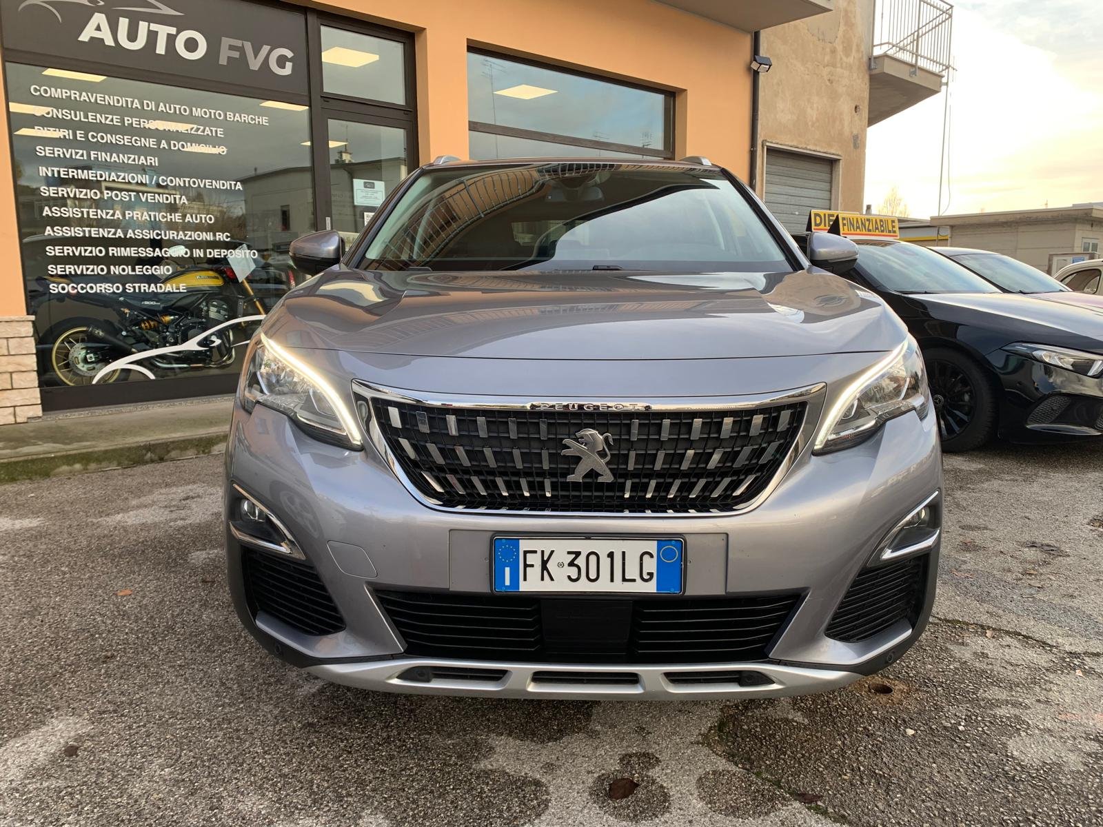 PEUGEOT 3008