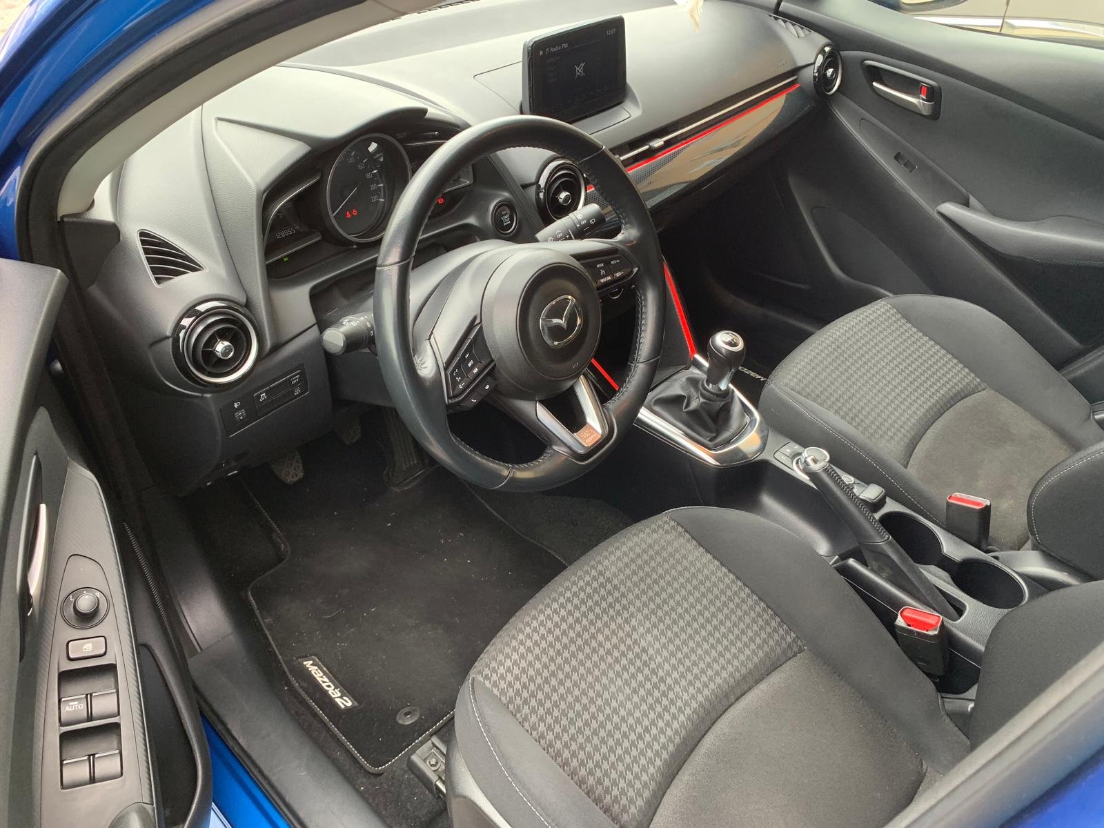 MAZDA 2