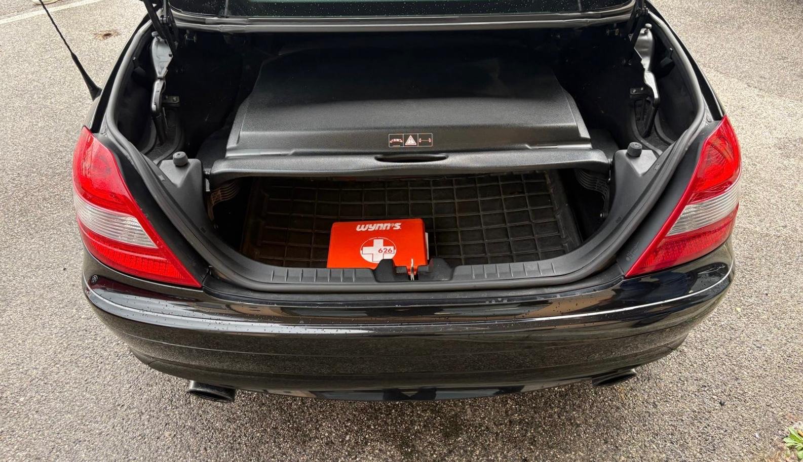 MERCEDES-BENZ SLK 200 KOMPRESSOR CAT SPORT