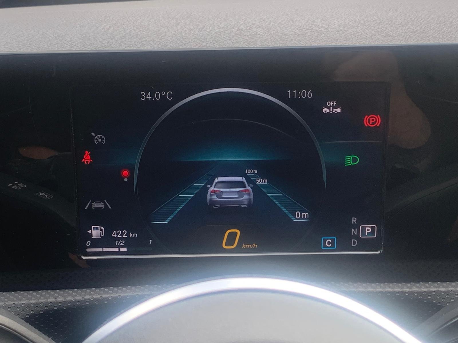 MERCEDES-BENZ A180d