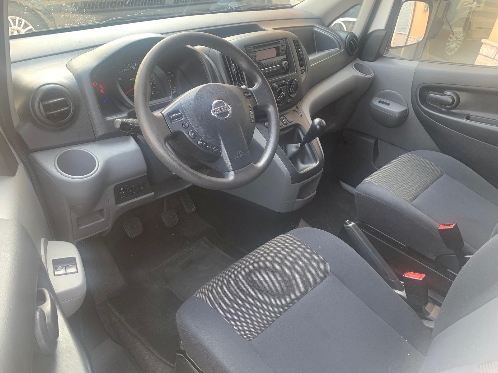 NISSAN NV200