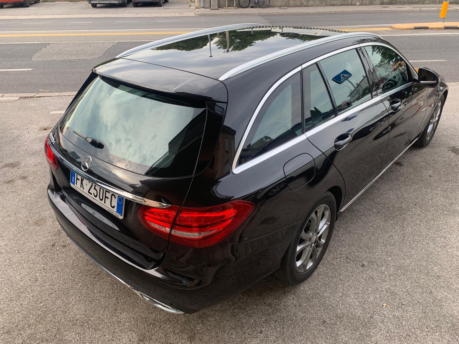 MERCEDES BENZ 220D