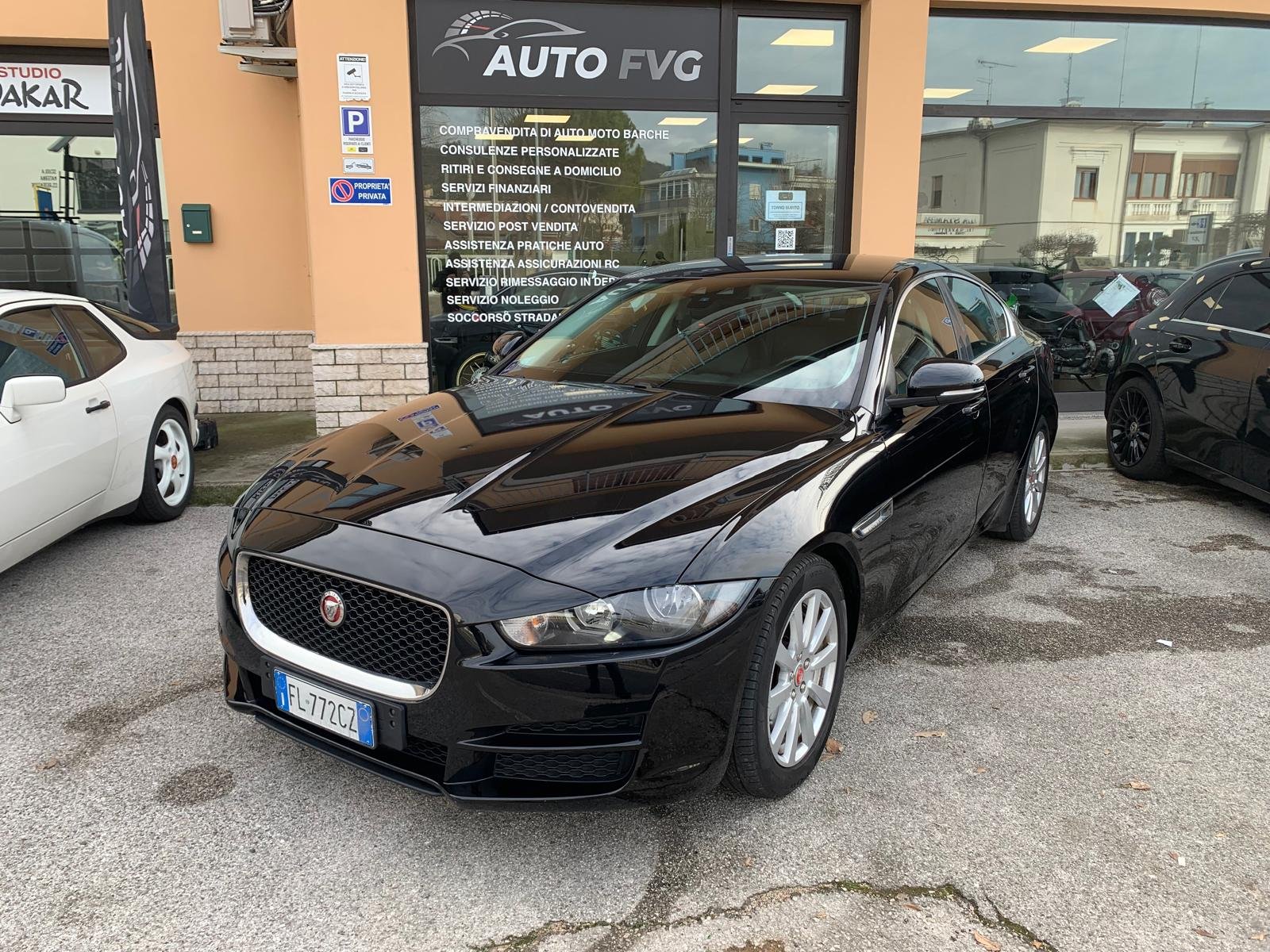 JAGUAR XE