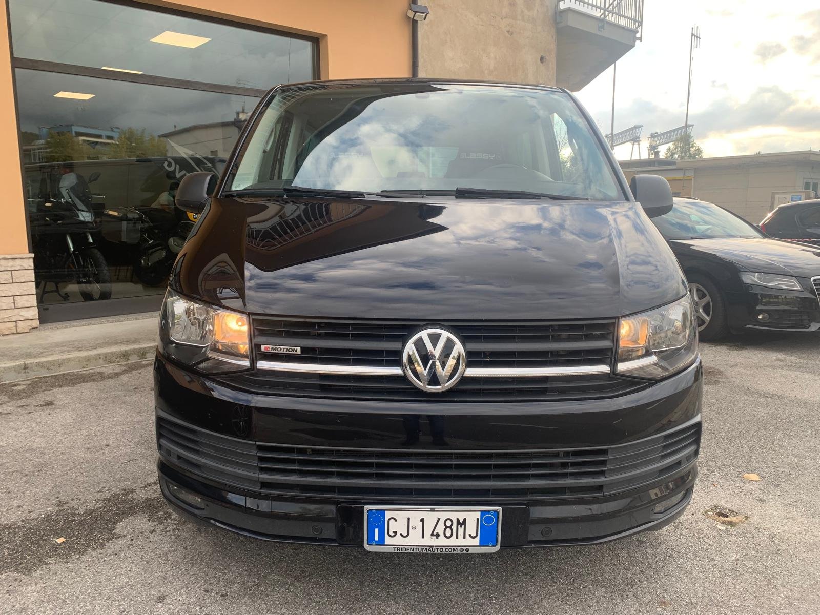 VOLKSWAGEN MULTIVAN T6