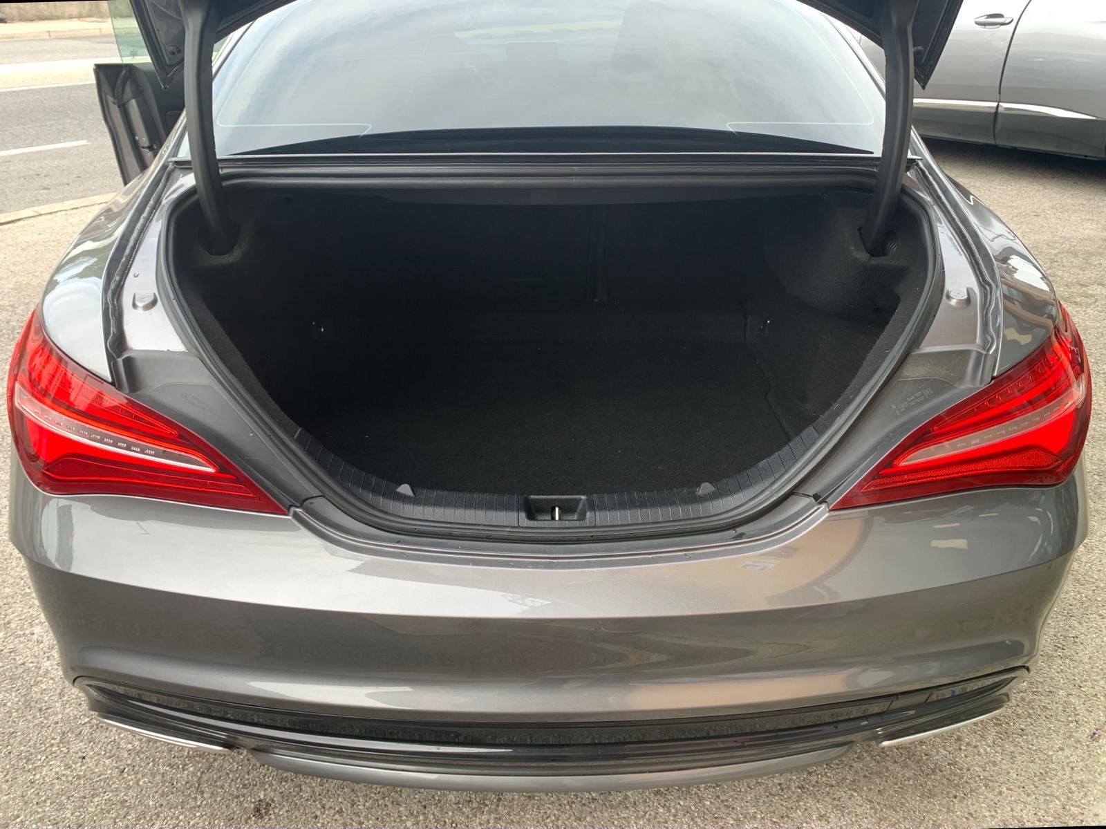 MERCEDES-BENZ CLA 200d PREMIUM AMG PACK