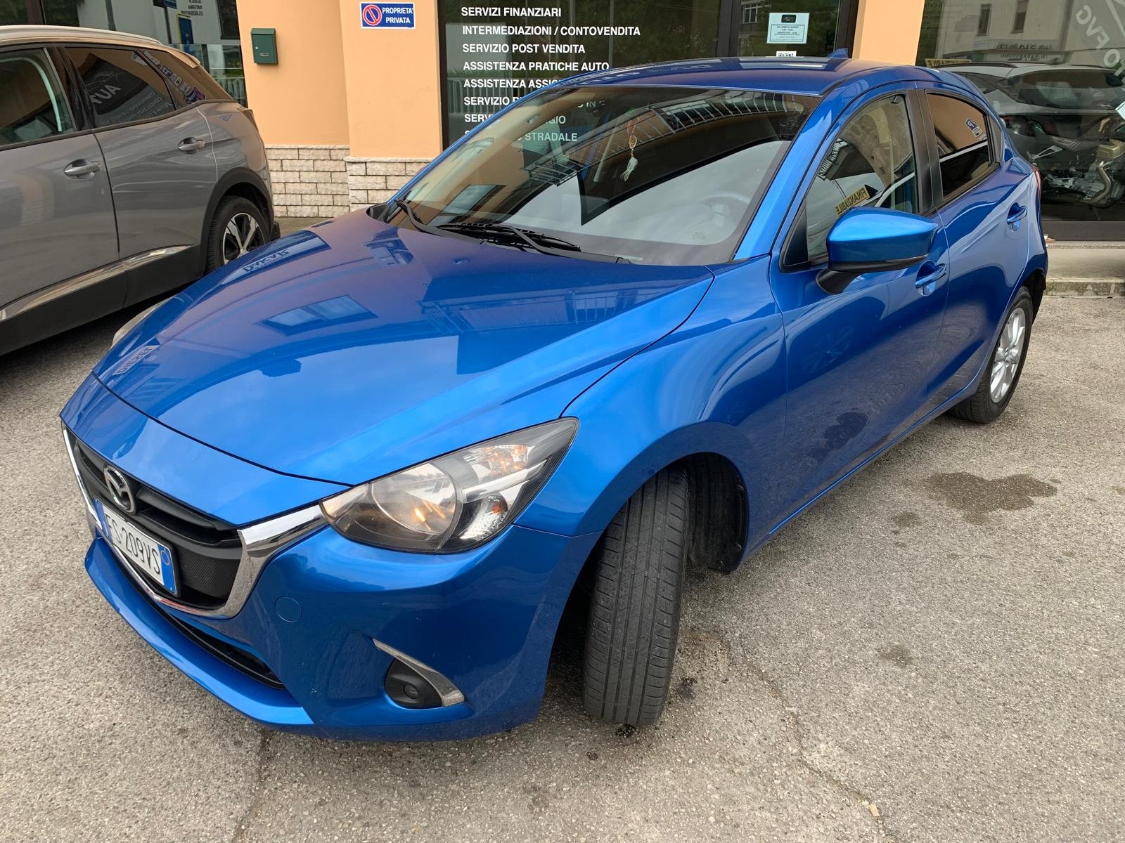 MAZDA 2