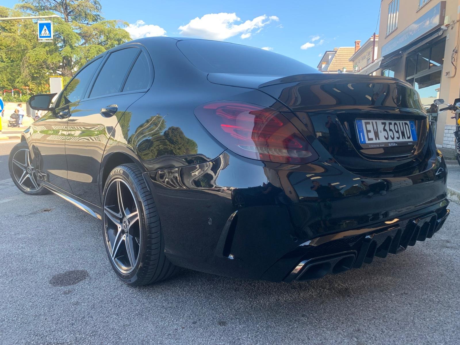 MERCEDES-BENZ C220