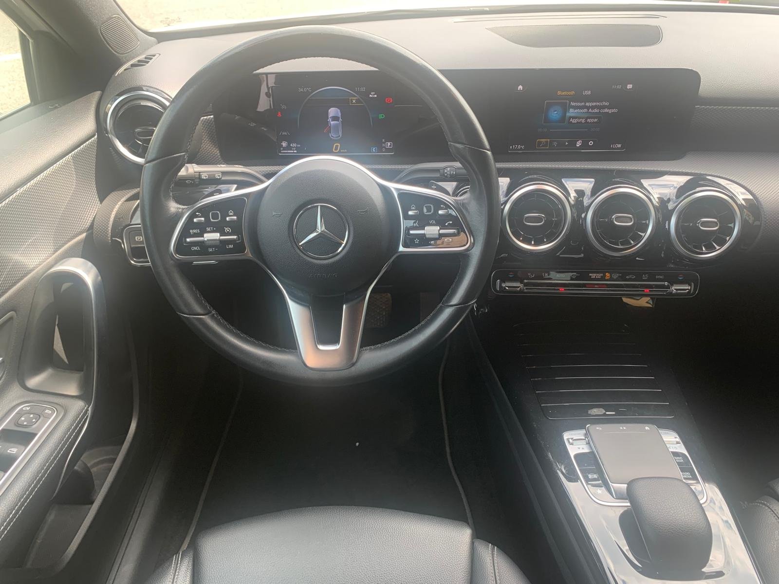 MERCEDES-BENZ A180d