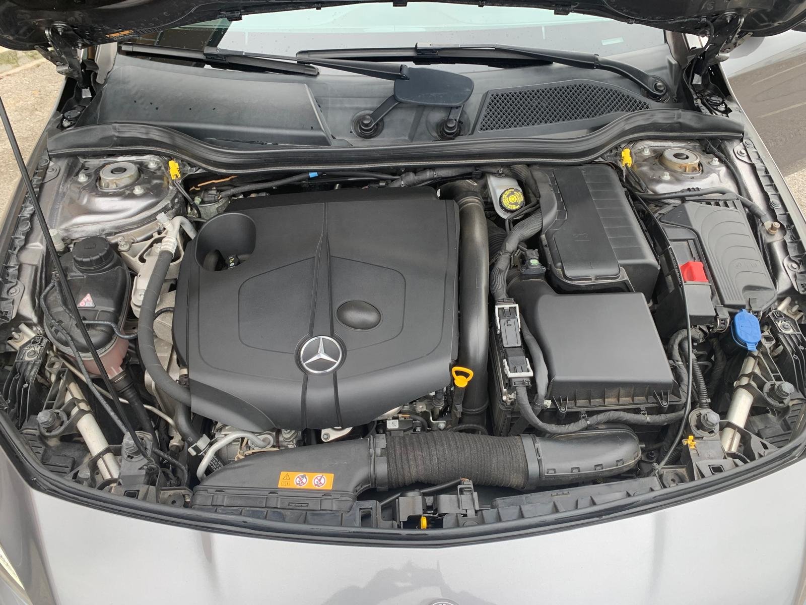 MERCEDES-BENZ CLA 200d PREMIUM AMG PACK