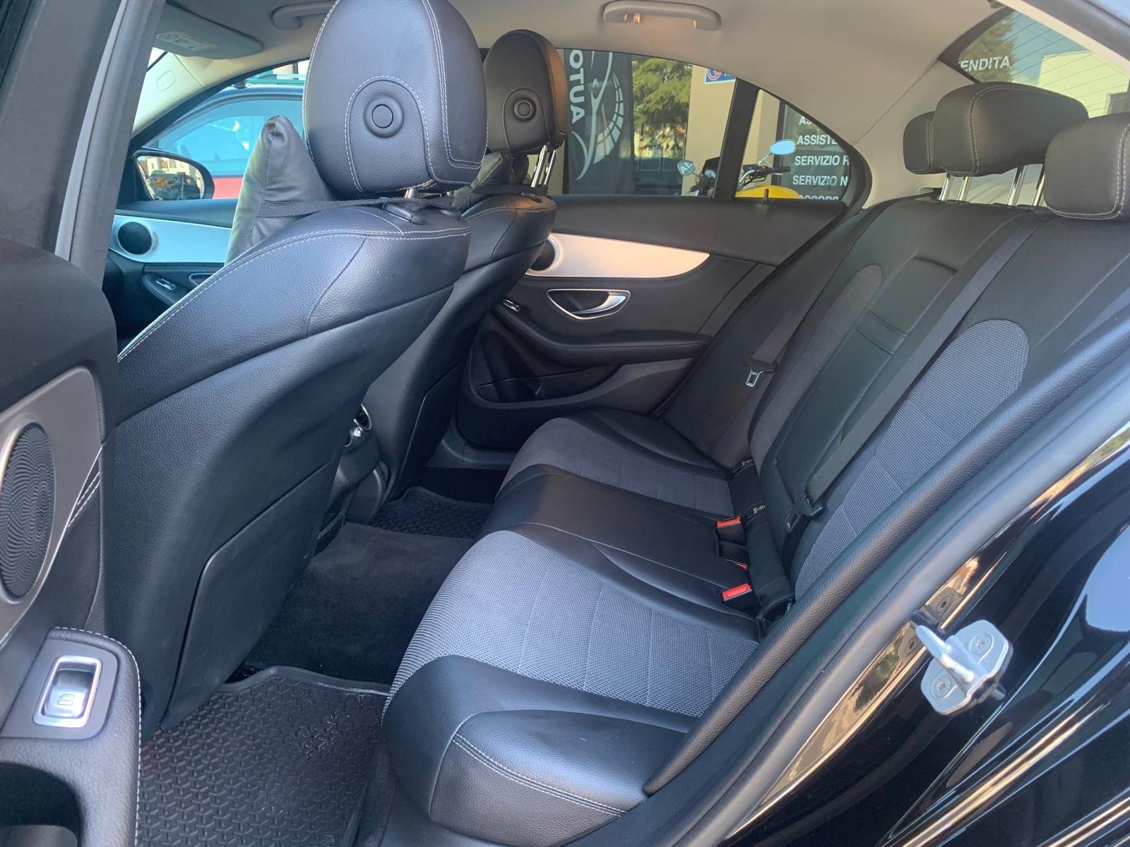 MERCEDES-BENZ C220