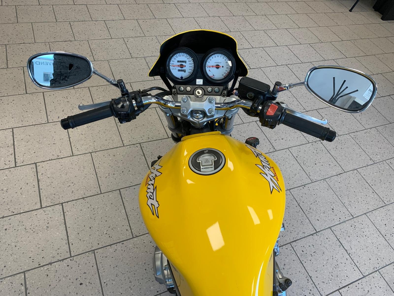 HONDA HORNET
