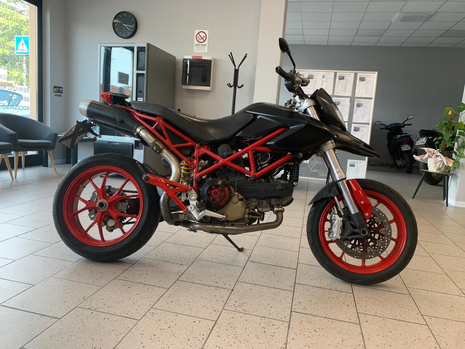 DUCATI HYPERMOTARD
