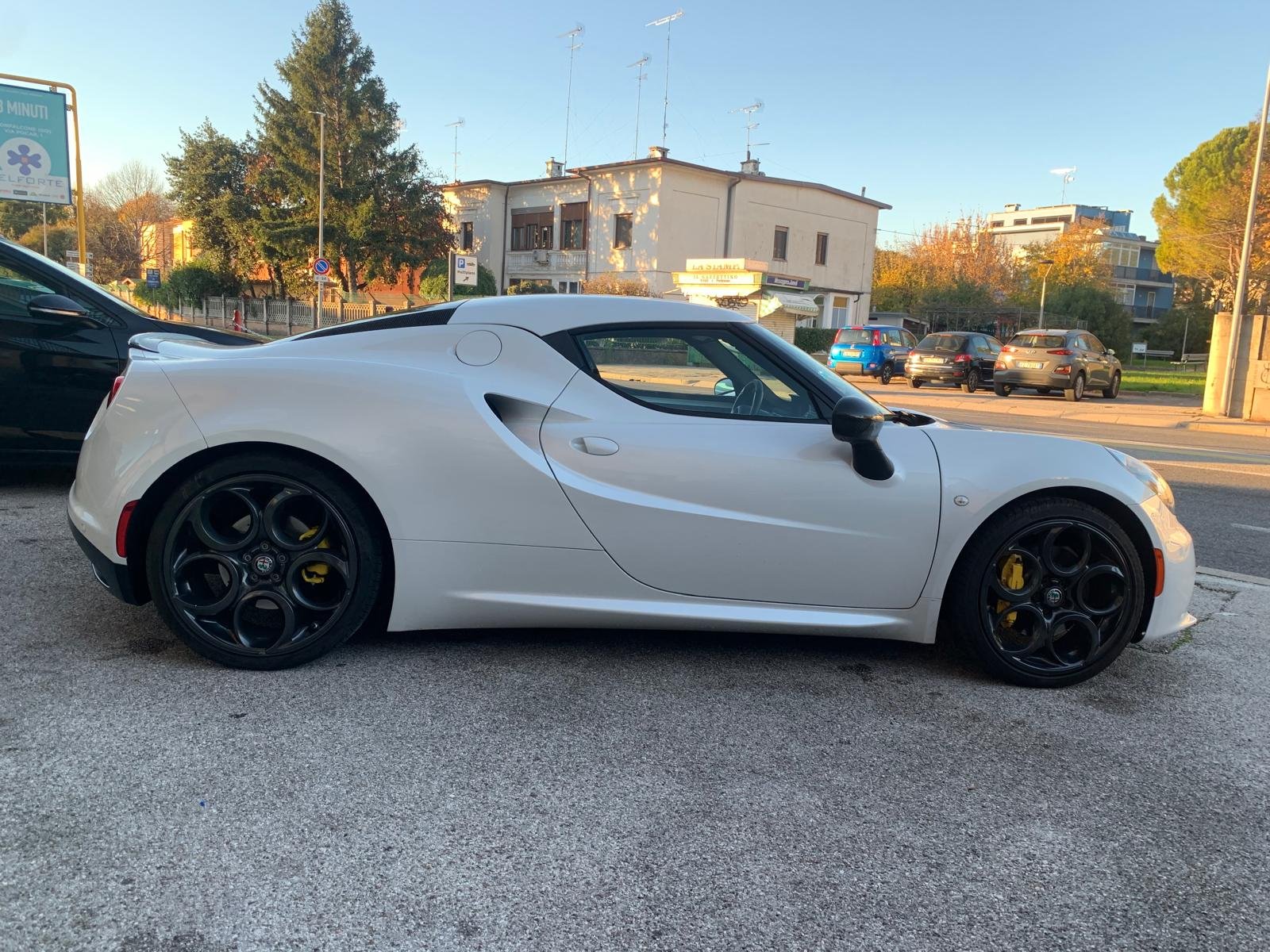 ALFA ROMEO 4C
